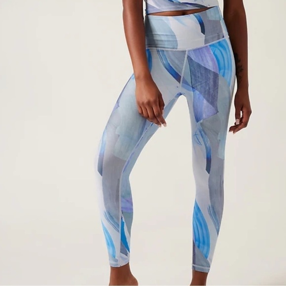 Athleta Elation 7/8 Tight Leggings Blue Abstract Print Medium A2 - Picture 1 of 6